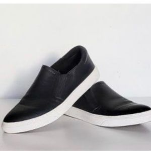 EUC Kenneth Cole leather pointy sneakers size 6